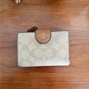 Coach Tan and Cream Signature Wallet
